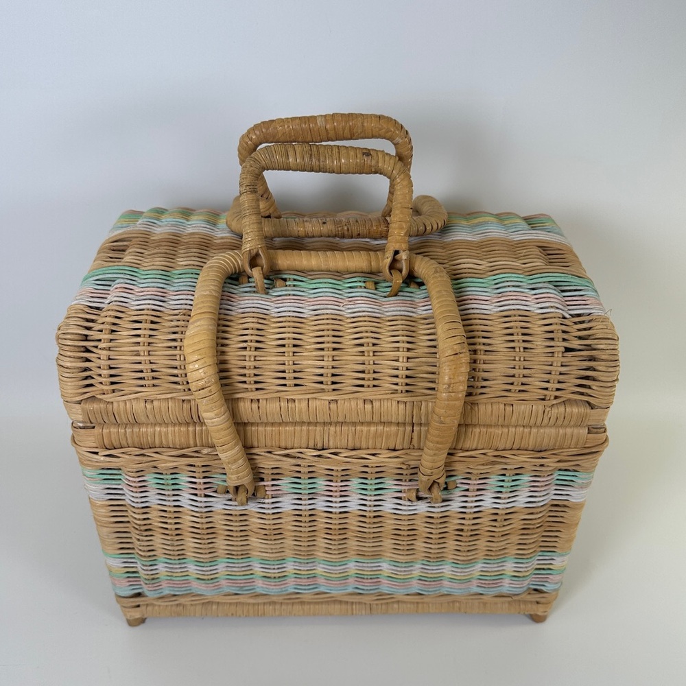VTG Rattan Pastel Rainbow Wicker Picnic‎ Basket | boho eclectic handles storage
